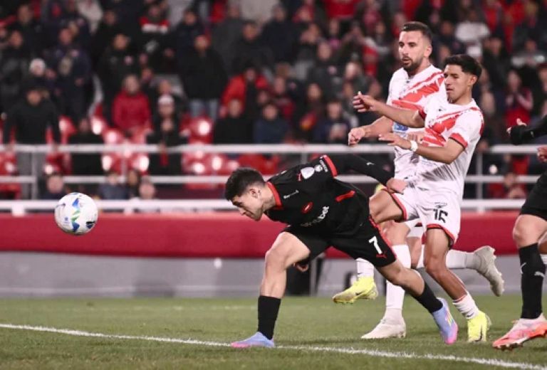 Fútbol: Independiente se floreó, goleó a Nacional de Potosí por 7-0 y clasificó a octavos de Copa Sudamericana