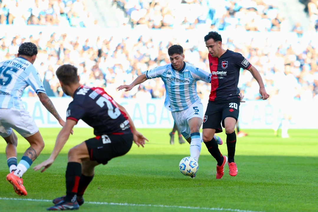 Fútbol: Racing le ganó a Newell’s y quedó tercero en la Zona A del Torneo Apertura 2025