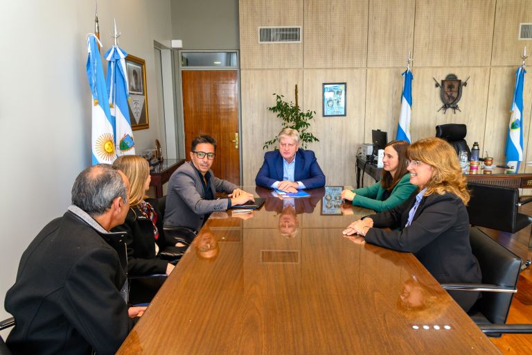 Ziliotto firmó el decreto para iniciar la refacción de la Escuela N° 98 de Gobernador Duval