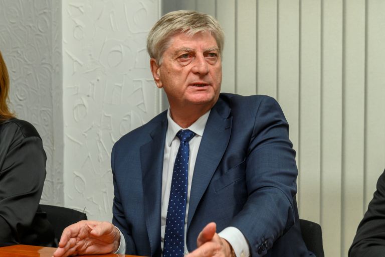 “Nos hacemos cargo todos los meses de pagar jubilaciones con fondos propios”, señaló Ziliotto en General Pico