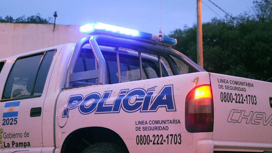 Santa Rosa: un adolescente intentó robar en una vivienda y una moto, pero fue detenido