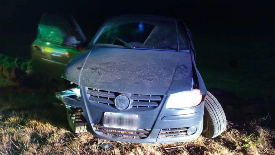 Anguil: dos jóvenes volcaron en Ruta 5 y el conductor dio positivo en alcoholemia