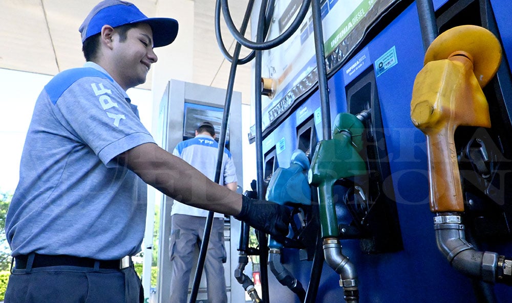 Por tercer mes consecutivo vuelve a crecer el consumo de combustibles impulsado por los productos Premium