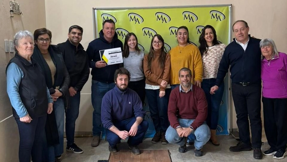 Abramo: reacondicionan criadero de pollos con apoyo de Camuzzi y una asociación civil