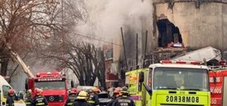 La Plata: el depósito que se incendió había sido clausurado y ahora analizan demolerlo por riesgo de derrumbe