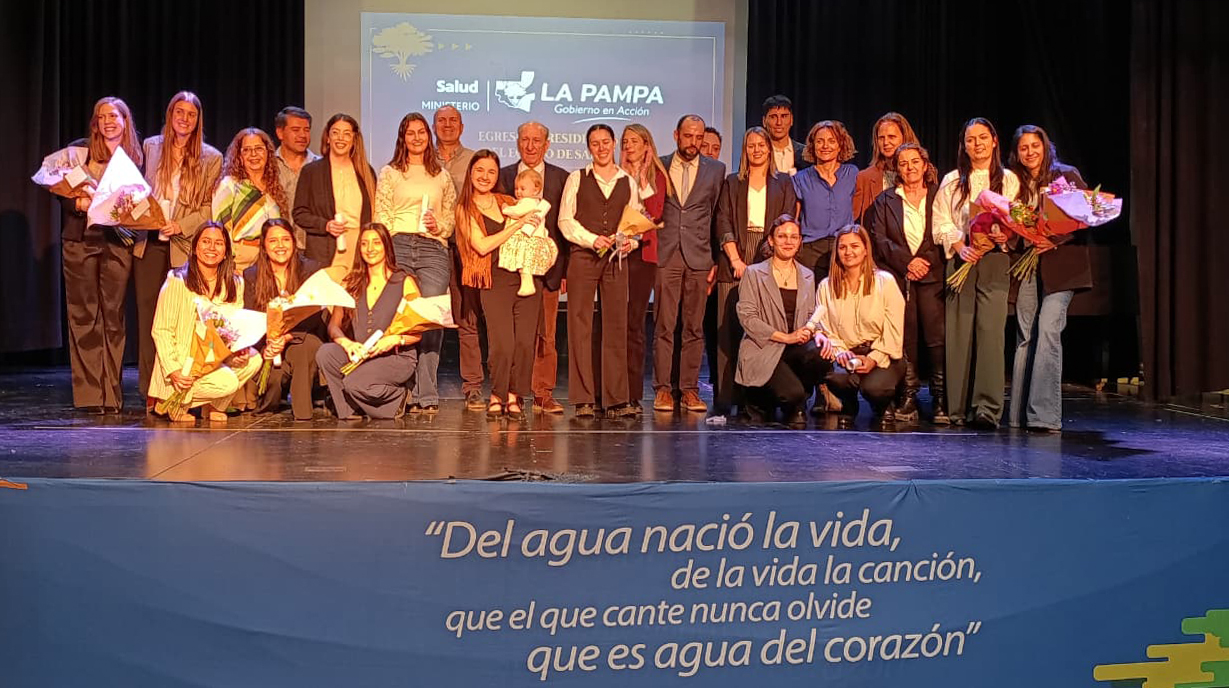 Entregaron certificados a profesionales de Salud que culminaron su especialidad