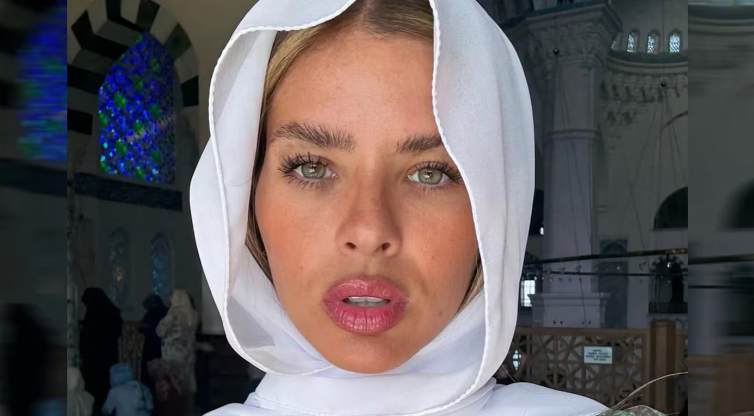 Look especial y visita a una mezquita en Estambul: las fotos del fin de semana de la China Suárez