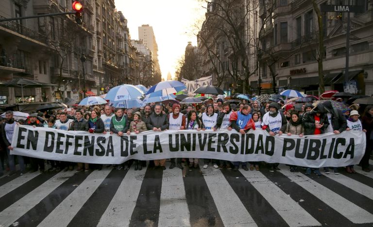 CABA: docentes y no docentes de la UBA inician hoy un paro por recomposición salarial