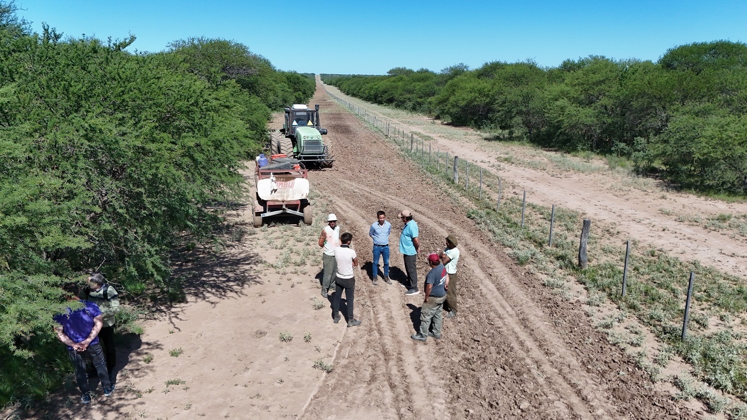 Defensa Civil avanza en la limpieza de picadas cortafuegos para prevenir incendios forestales