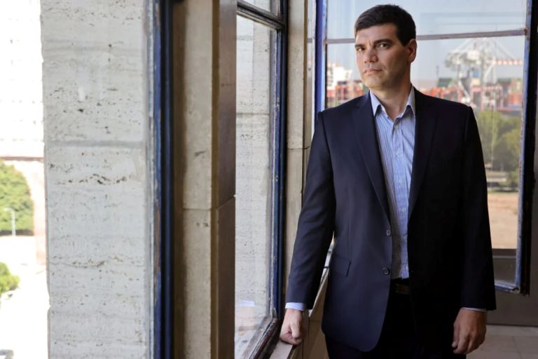 La fiscalía ya investiga posible corrupción pública y Spagnuolo designa defensor oficial