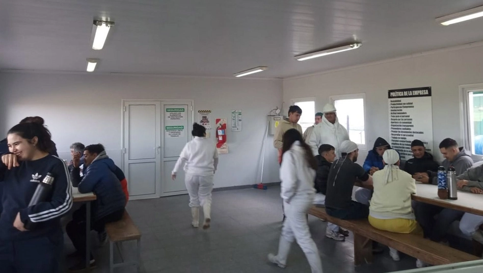 Bernasconi: empleados del Frigorífico HV iniciaron un paro por sueldos atrasados