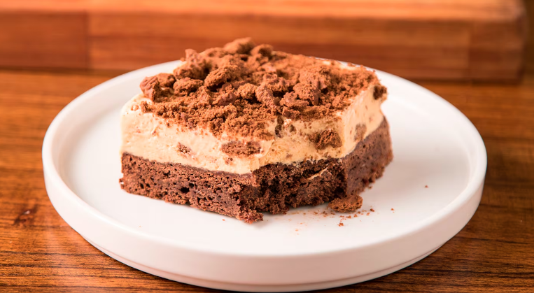 Dos potencias se saludan: la receta para hacer un brownie chocotorta