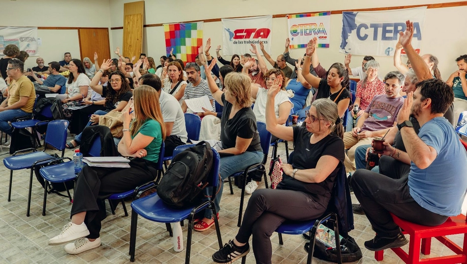 Paritarias docentes: UTELPa anuncia paro de 24 horas si no hay respuesta favorable