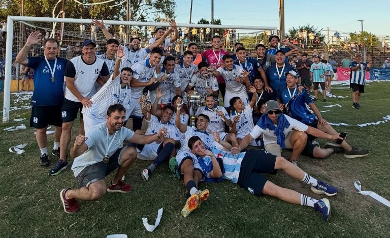 Fútbol: Alvear FBC se consagró campeón del Provincial 2025 al vencer por penales a All Boys de Santa Rosa