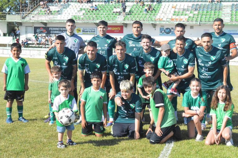 Fútbol: se confirmaron los cruces de octavos de final y se viene una serie con mucha historia en el Regional Federal Amateur