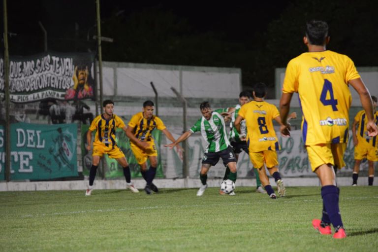 Fútbol: Ferro de Pico volvió a perder y está al borde de la eliminación en el Regional Federal Amateur