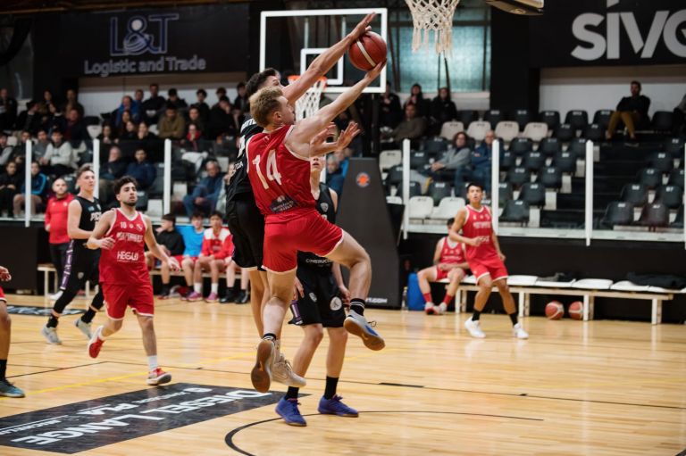 Básquetbol: se jugó otra fecha del Pre Federal y el clásico de la Avenida fue para el “Decano”