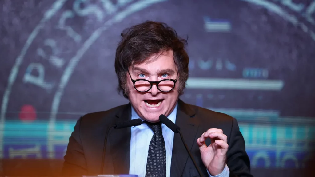 La aprobación del Gobierno de Javier Milei profundizó su caída tras la reforma laboral