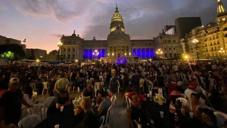 Navidad solidaria en todo el país: se multiplican las cenas comunitarias frente a la crisis