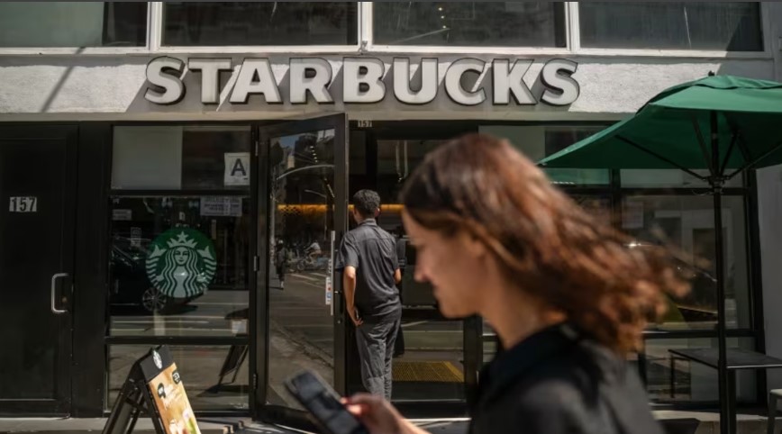 Starbucks ya no quiere estar en todas las calles de Nueva York y Los Ángeles