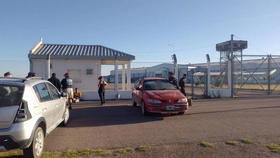 Bernasconi: capitales chinos se harían cargo del Frigorífico HV