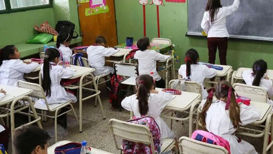 Proyectan más docentes por alumno ante la caída de la matrícula escolar en Argentina