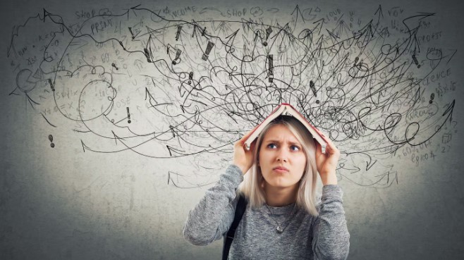 Ver los pensamientos como nubes, una de las técnicas para reconectar con el presente cuando la mente no para