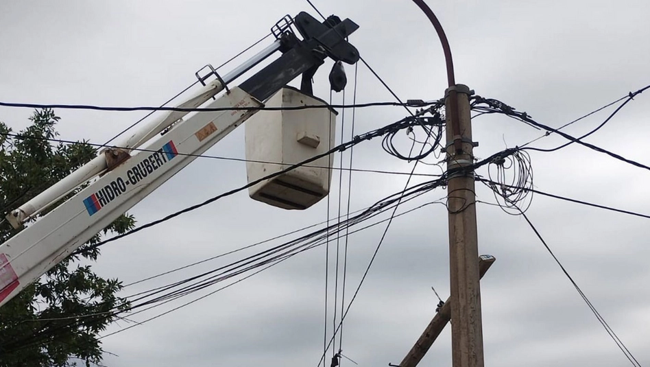 Santa Rosa: denunciaron por amenazas a operarios de Movistar que realizaban cableado ilegal