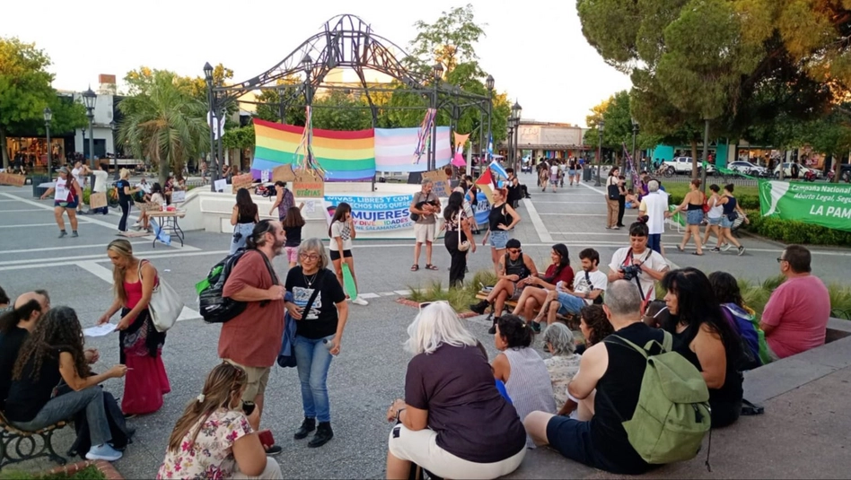 Santa Rosa marchó en la Segunda Marcha del Orgullo Antifascista y Antirracista
