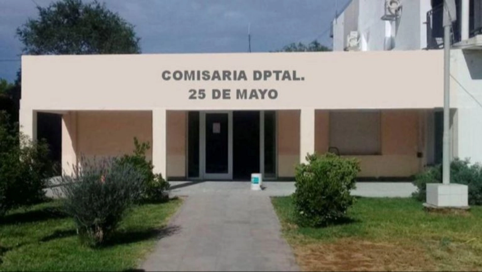 25 de Mayo: un joven apuñalado y tres menores robaron un auto