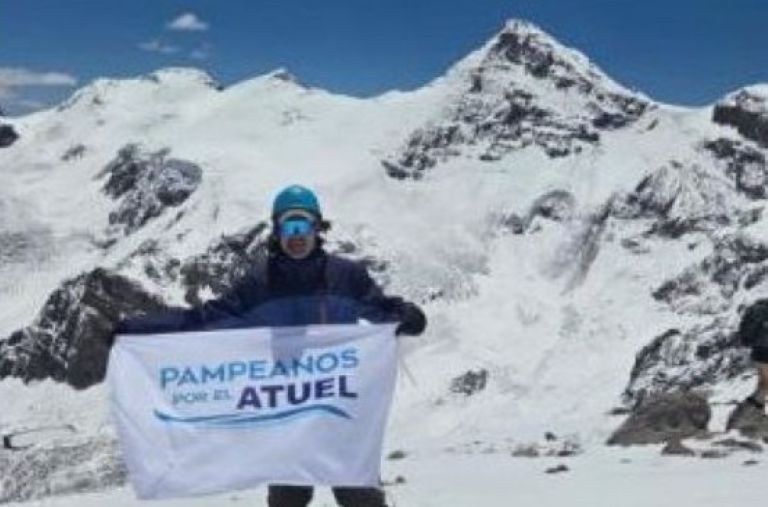 El reclamo pampeano por el río Atuel plantado en el “Techo de América”