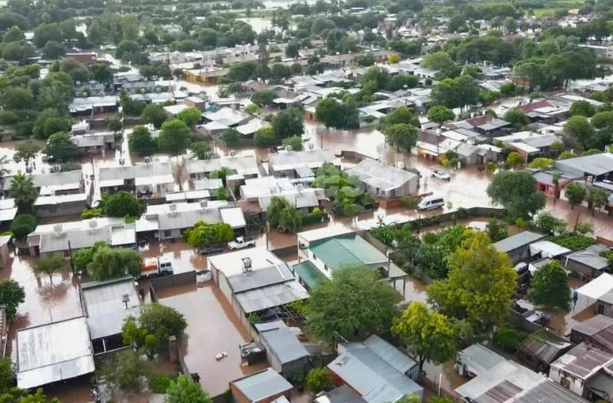 Salta: inundaciones, calles anegadas y más de 200 evacuados