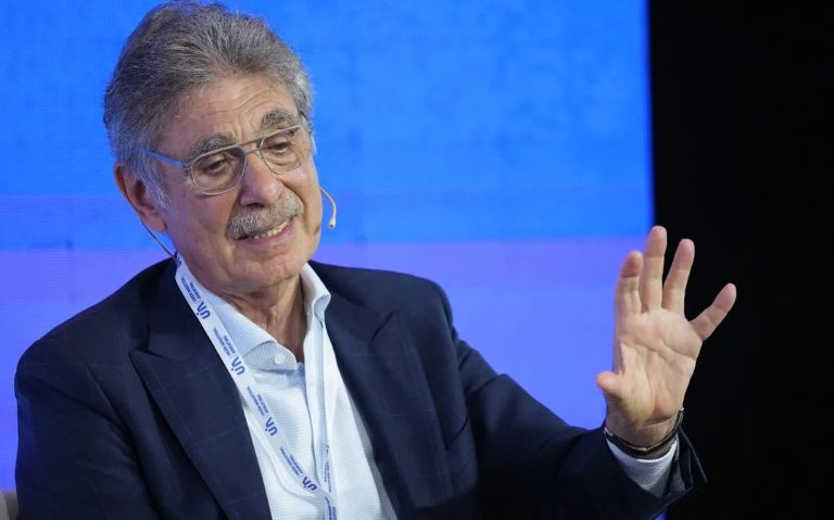 En la causa AFA, ahora apareció el apellido Sigman en los vuelos a Pilar