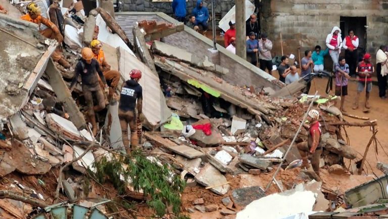 Brasil: fuertes lluvias dejaron 30 muertos, miles de desplazados y decenas de desaparecidos