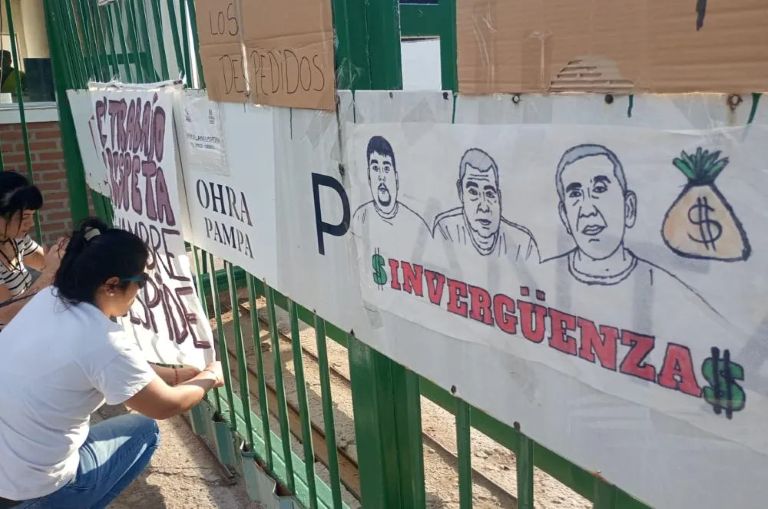 Trabajadores del Frigorífico Pico se movilizan en Trenel por despidos y pagos adeudados