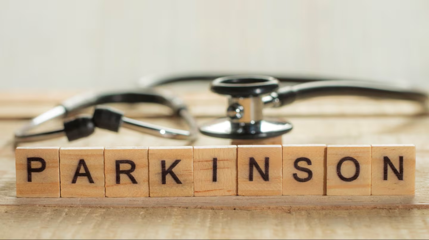 Científicos identificaron una red cerebral que podría revolucionar el tratamiento del párkinson