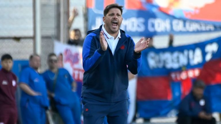 Fútbol: Damián Ayude dejó de ser el técnico de San Lorenzo
