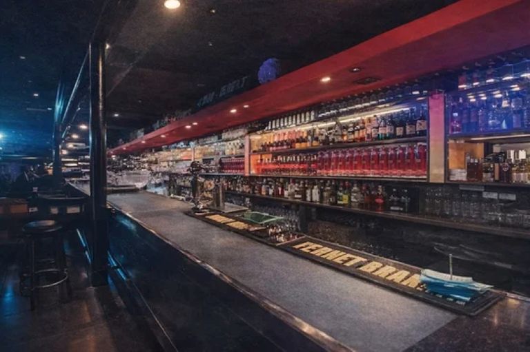 CABA: nueve hombres procesados por explotar sexualmente a 50 mujeres en un prostíbulo de Recoleta