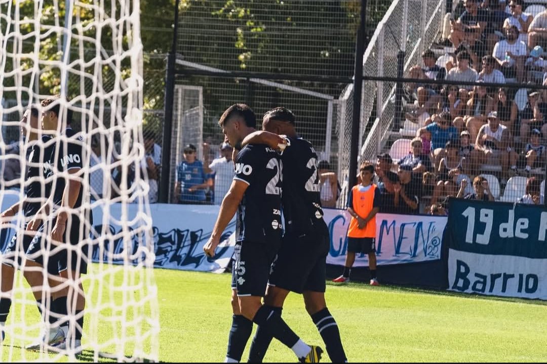 Fútbol: Independiente de Rivadavia le ganó de forma agónica a Gimnasia de La Plata