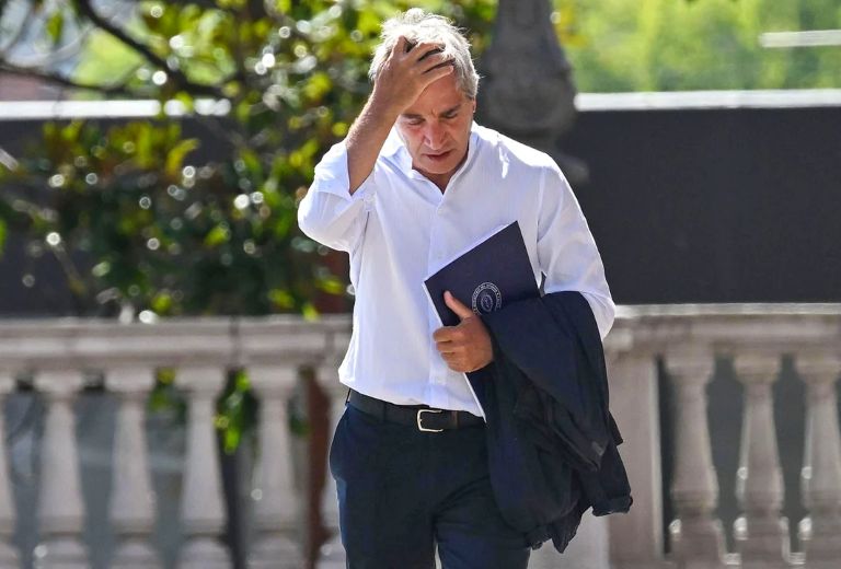 Caputo insiste en que la inflación perforará el 1% en agosto pero los economistas dudan