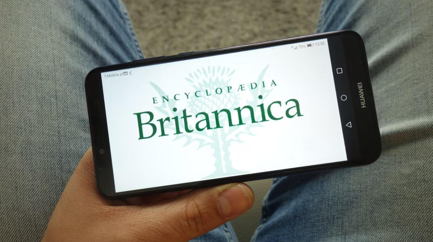 La Enciclopedia Británica demandó a ChatGPT: “Violaciones masivas a los derechos de autor”